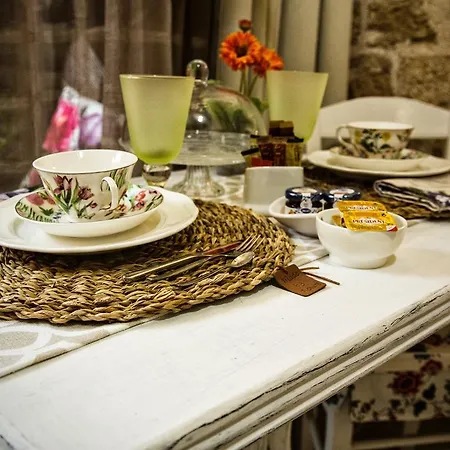 George & Alexandra's Apartman Rhodes City