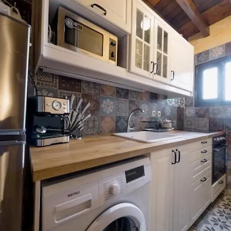 George & Alexandra's * Rhodes City