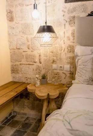 George & Alexandra's Appartement *