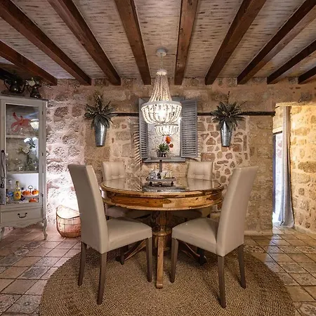 George & Alexandra's Апартаменты *