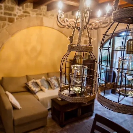 George & Alexandra's Appartement