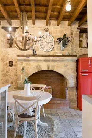 George & Alexandra's Lejlighed *