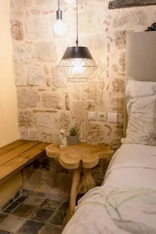 George & Alexandra's Daire *