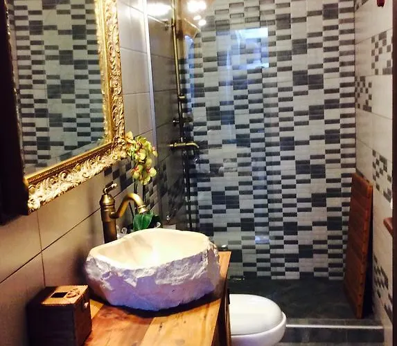 George & Alexandra's Rhodes City