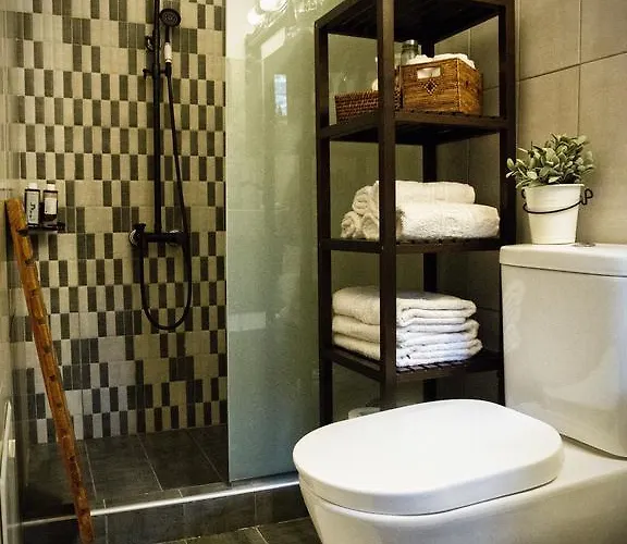 George & Alexandra's شقة