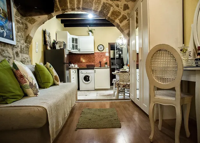 George & Alexandra's * Rhodes City