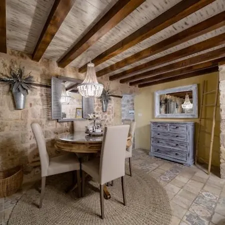 George & Alexandra's Rhodes City