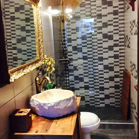 George & Alexandra's Rhodes City