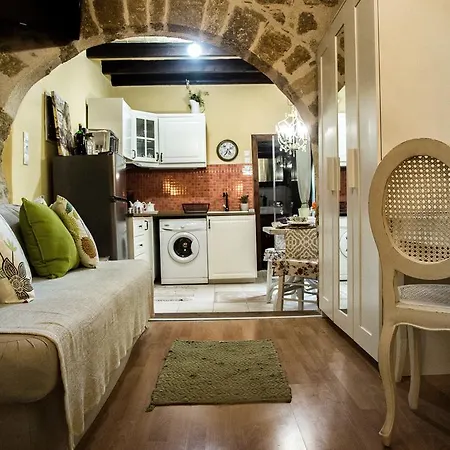 George & Alexandra's * Rhodes City