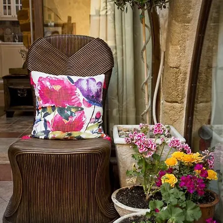 George & Alexandra's Lägenhet *